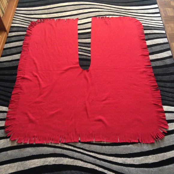 Huge Red Cozy Polar Fleece Poncho Blanket - Picture 8 of 10